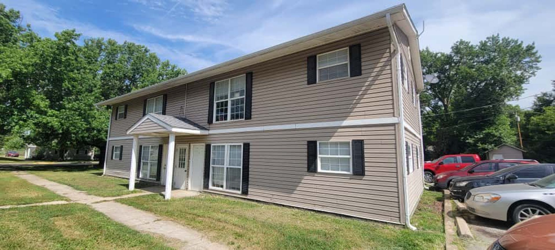 Pittsburg Apartment: 2014 S Elm St