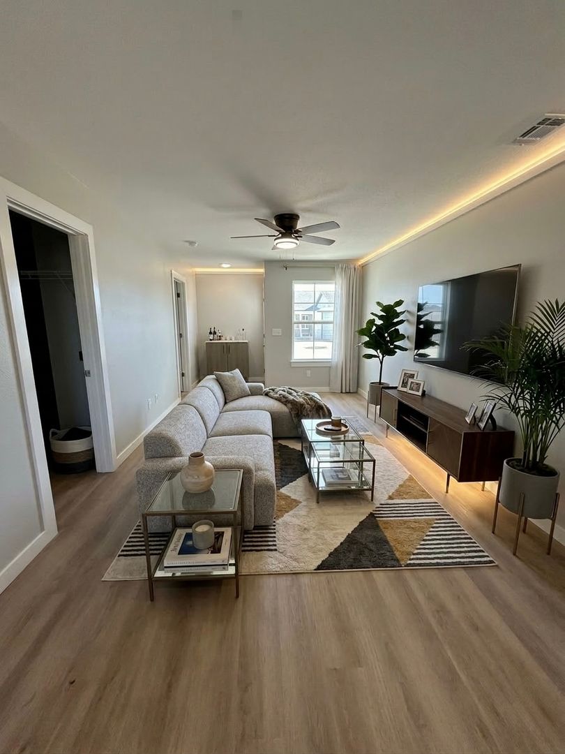 Carthage Apartment: 2901-2906 Sandstone Road