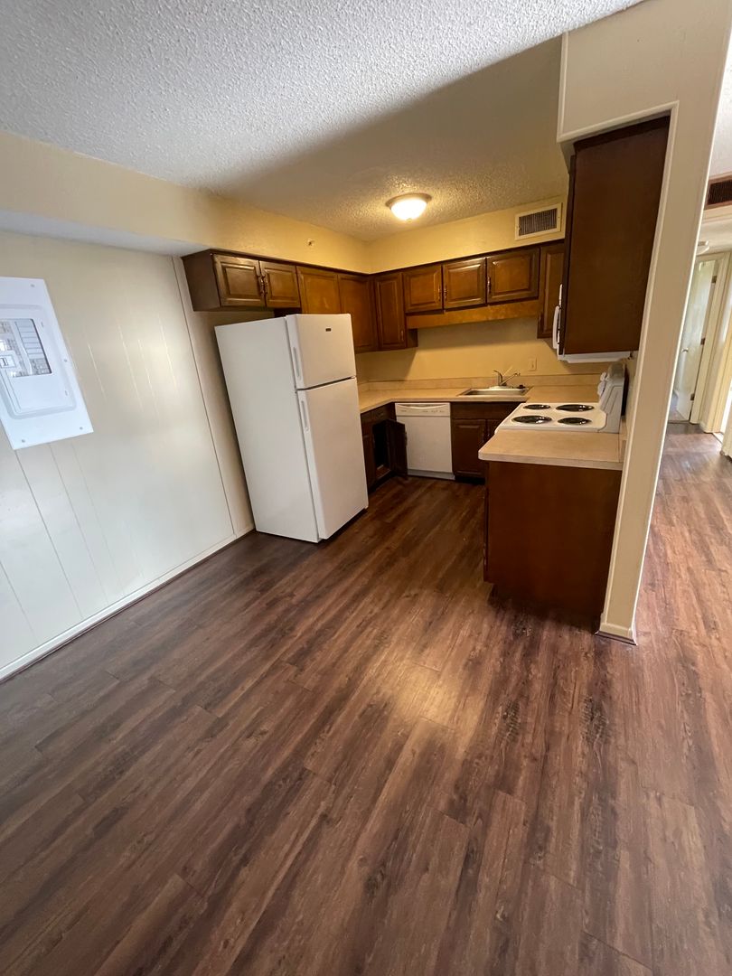 Joplin Apartment: 2301 Texas Ave