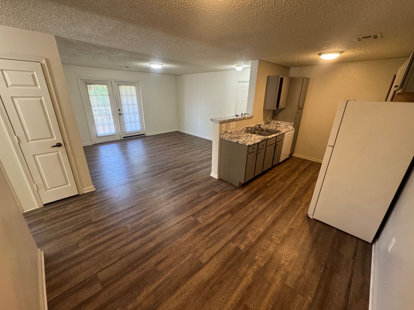 Joplin Apartment: 3502 Newman Rd