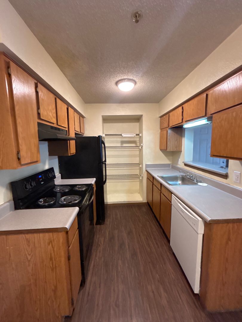 Joplin Apartment: 3502 Newman Rd