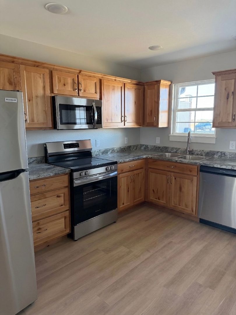 Carthage Apartment: 2901-2906 Sandstone Road