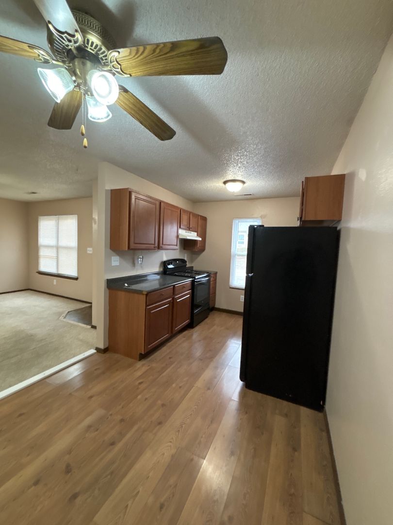 Joplin Apartment: 3121 E12th St