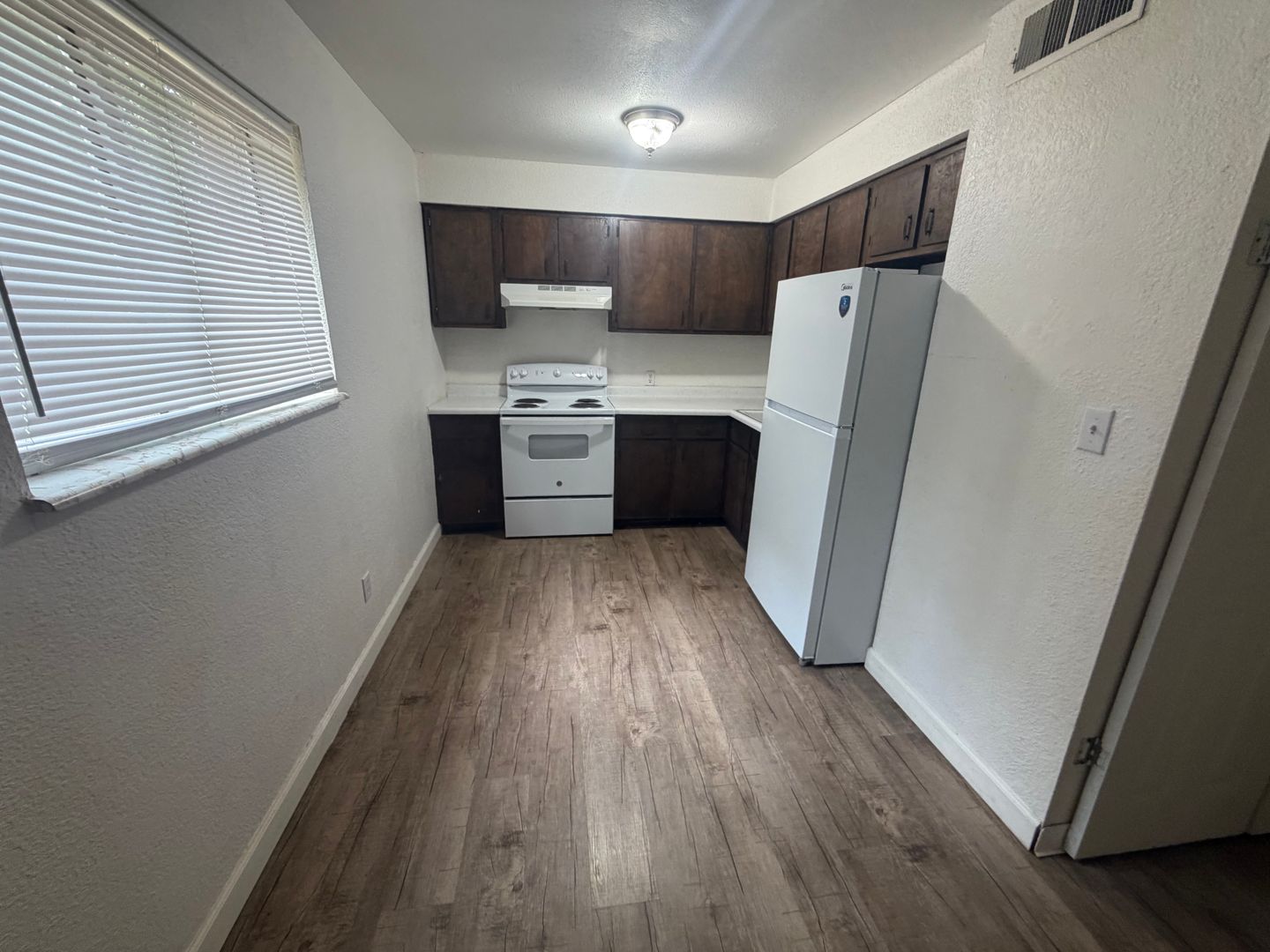 Neosho Apartment: 1451 Pineville Rd