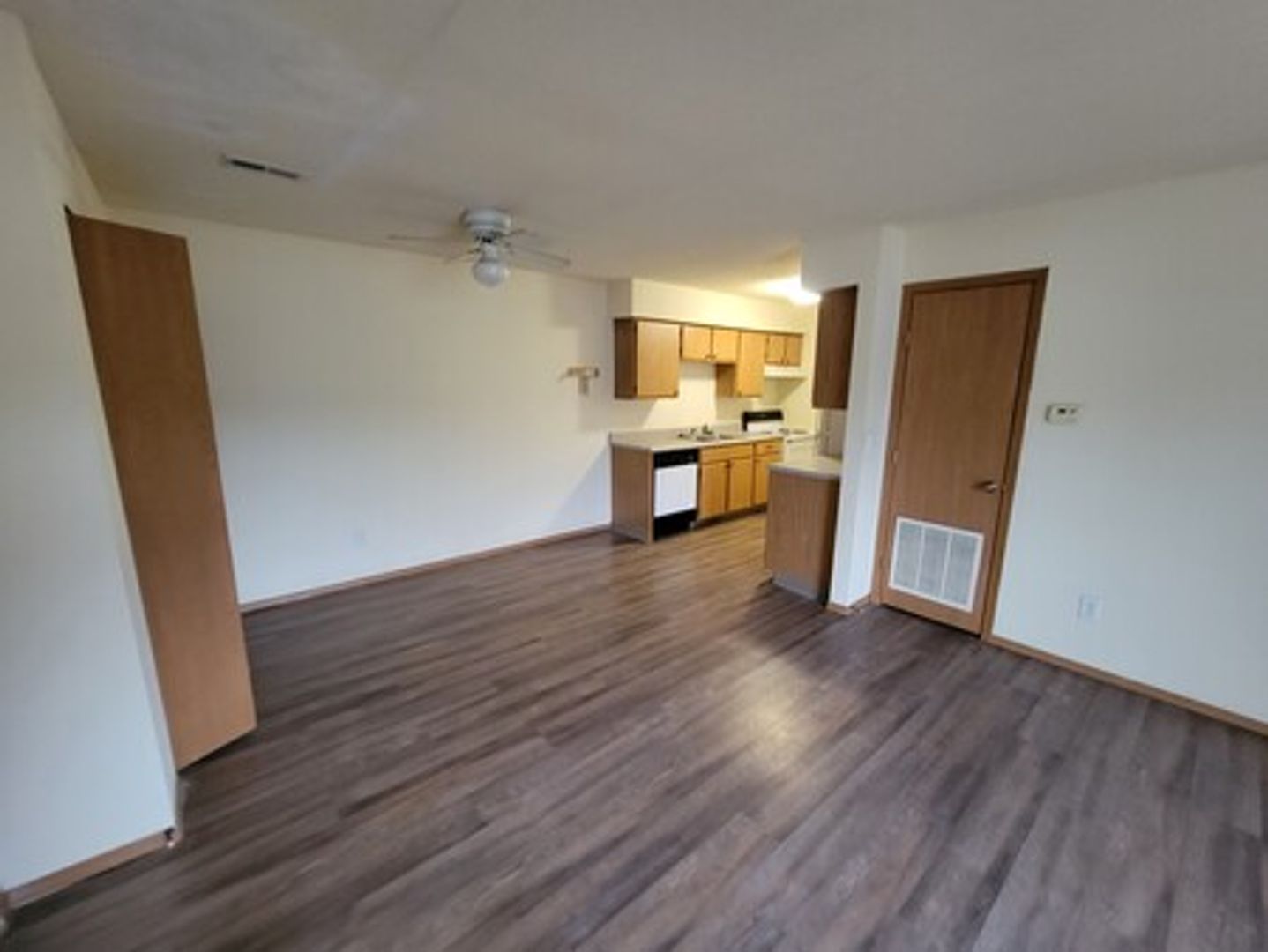 Carthage Apartment: 410 Fir Rd