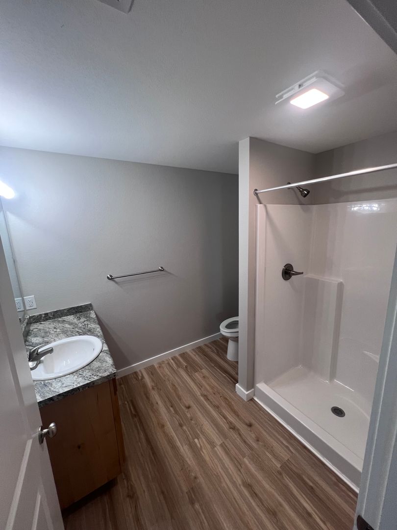 Carthage Apartment: 2901-2923 White Rock Rd