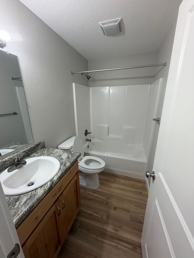 Carthage Apartment: 2901-2923 White Rock Rd