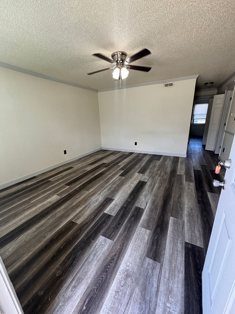 Joplin Apartment: 3121 E12th St