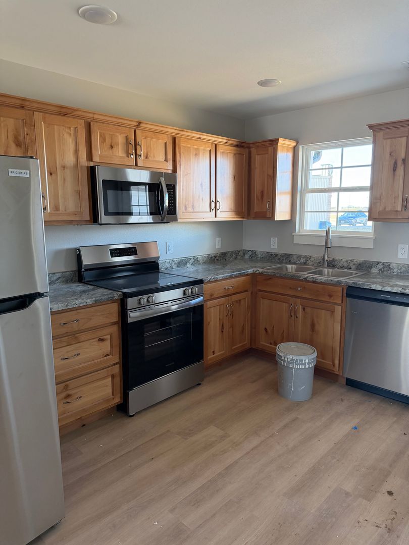 Carthage Apartment: 2901-2906 Sandstone Road