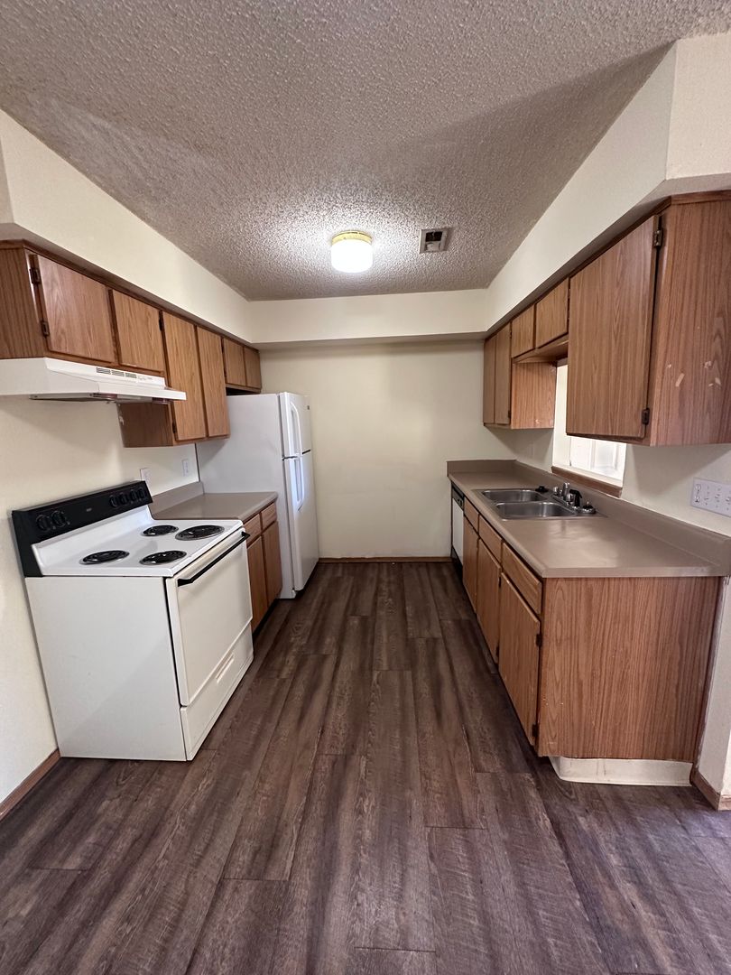 Carthage Apartment: 410 Fir Rd