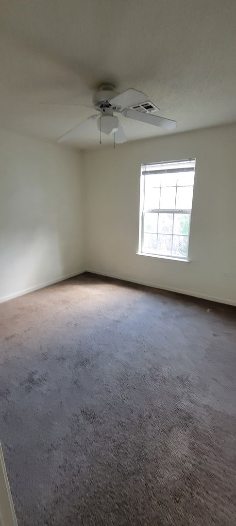 Joplin Apartment: 3502 Newman Rd