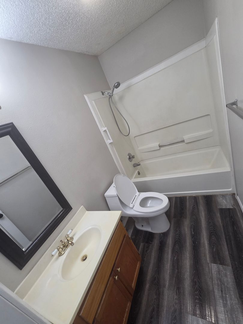 Joplin Apartment: 3111 E12th St