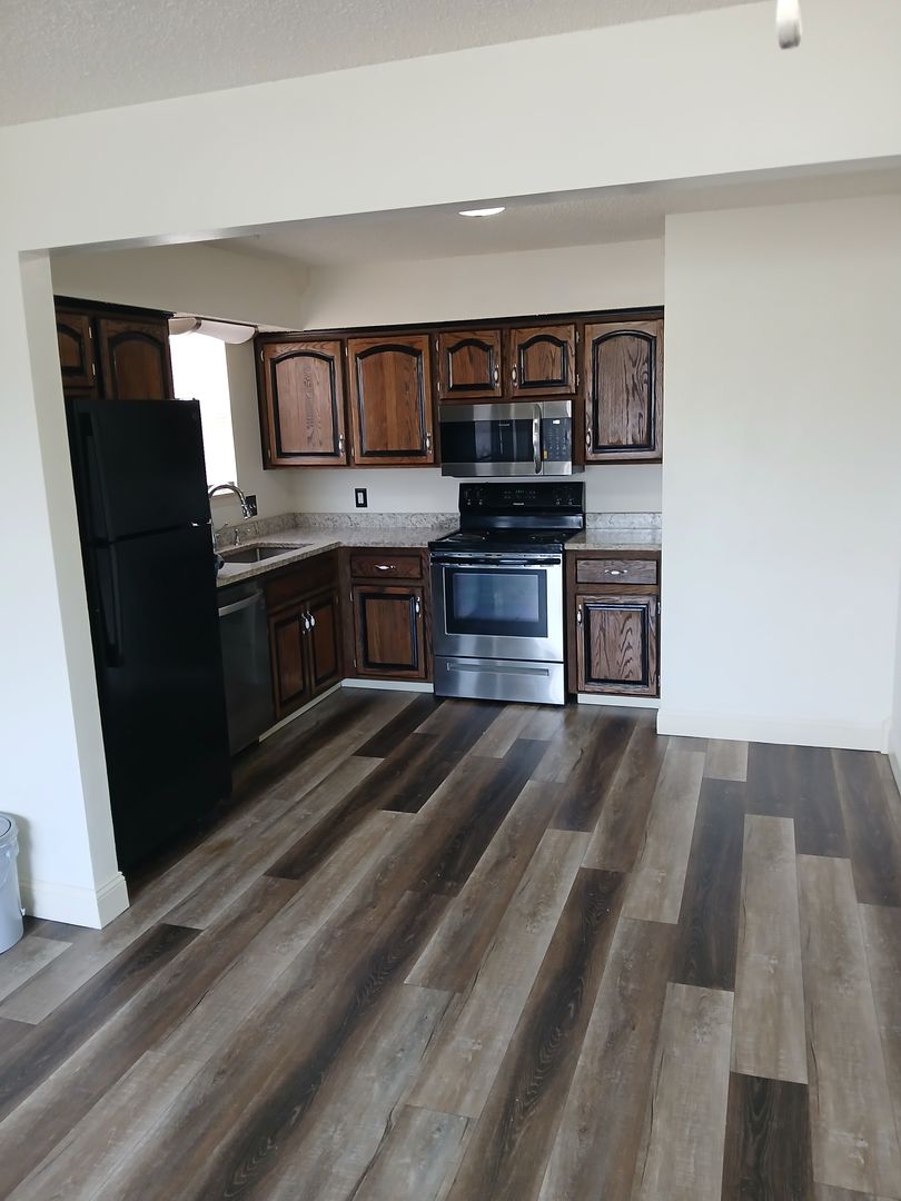 Joplin Apartment: 2409 Texas Avenue