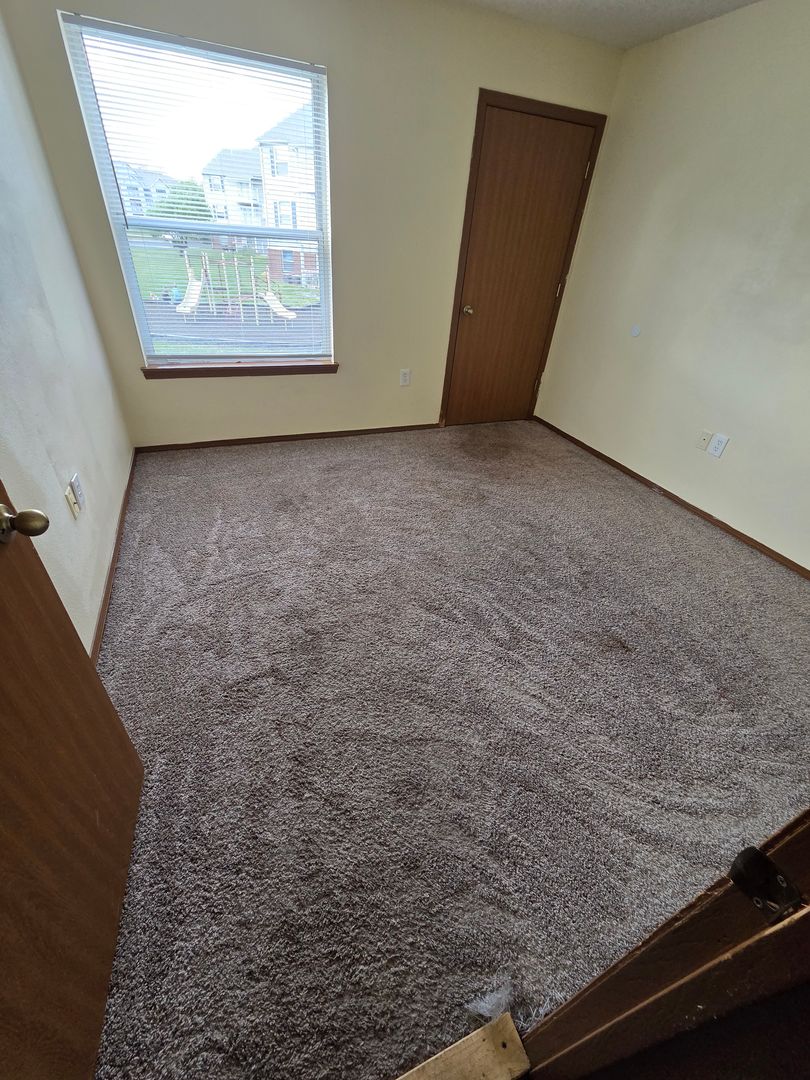 Joplin Apartment: 3502 Newman Rd