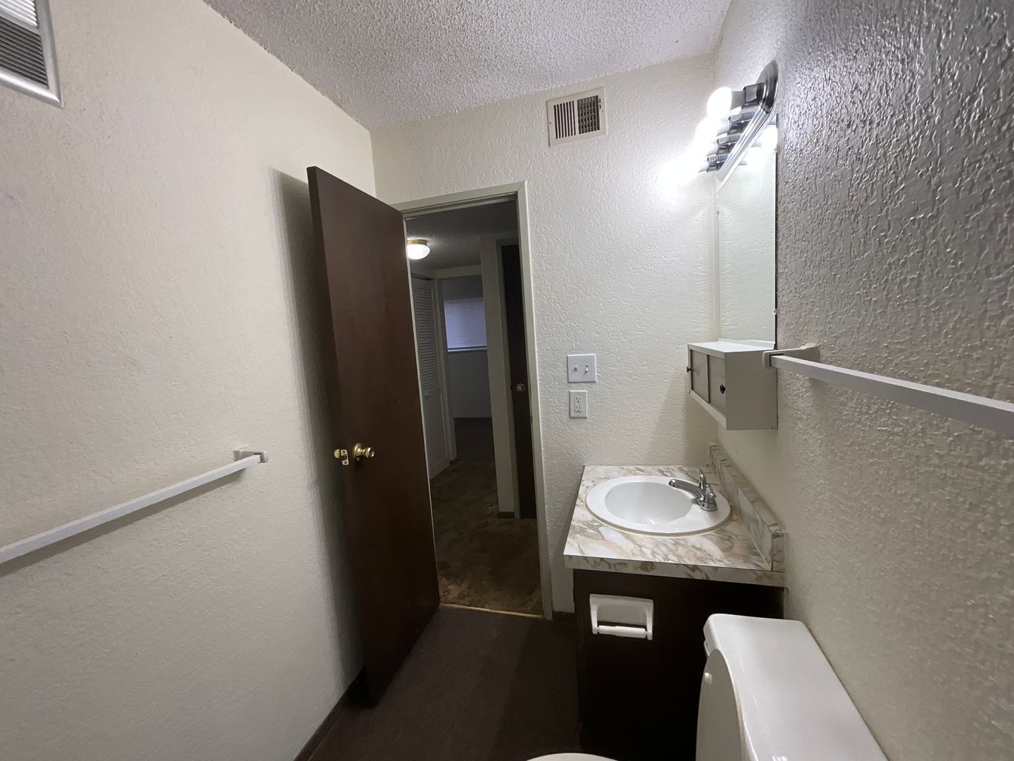 Neosho Apartment: 1451 Pineville Rd