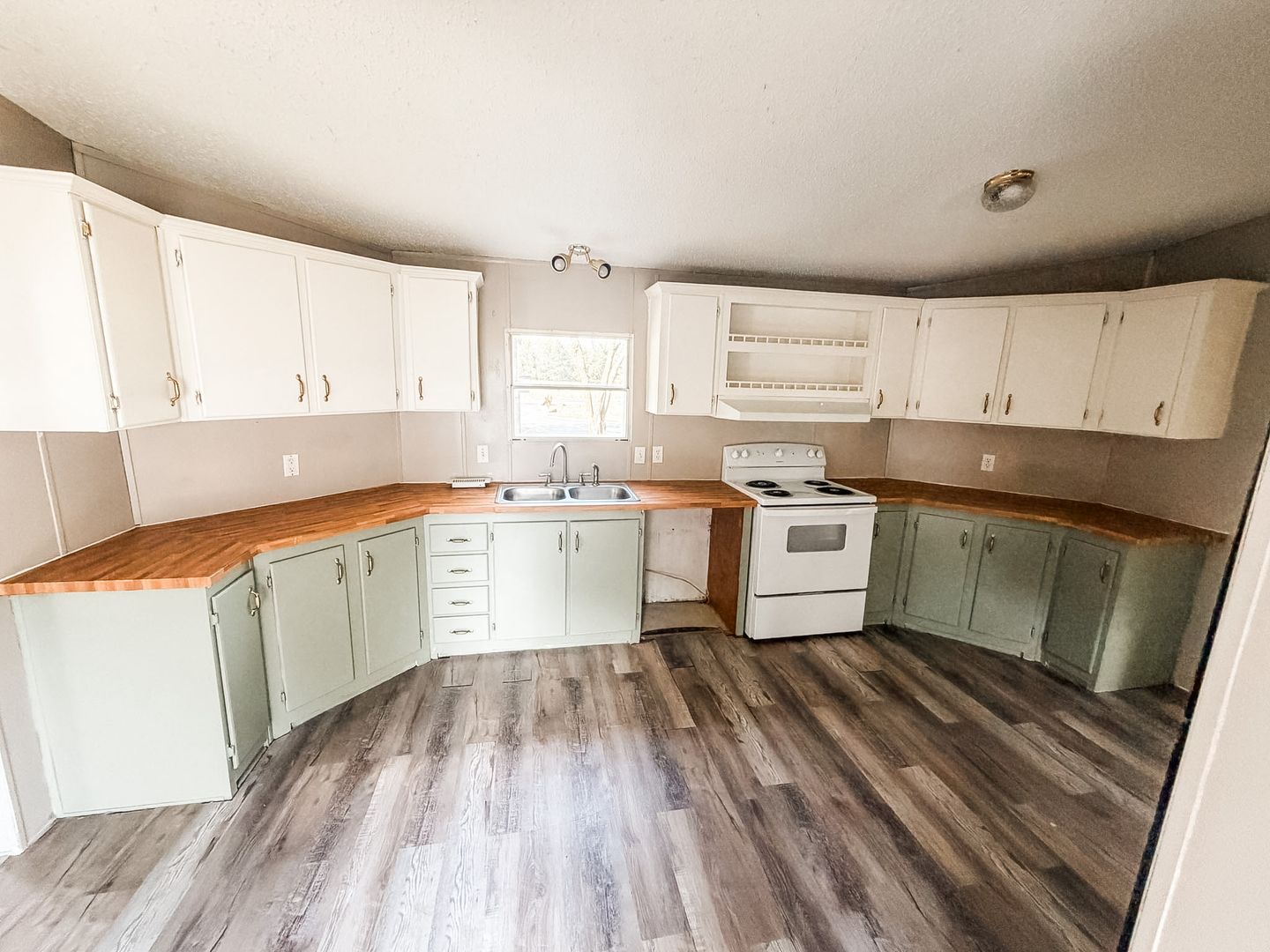 Joplin Apartment: 422 E Fountain Rd