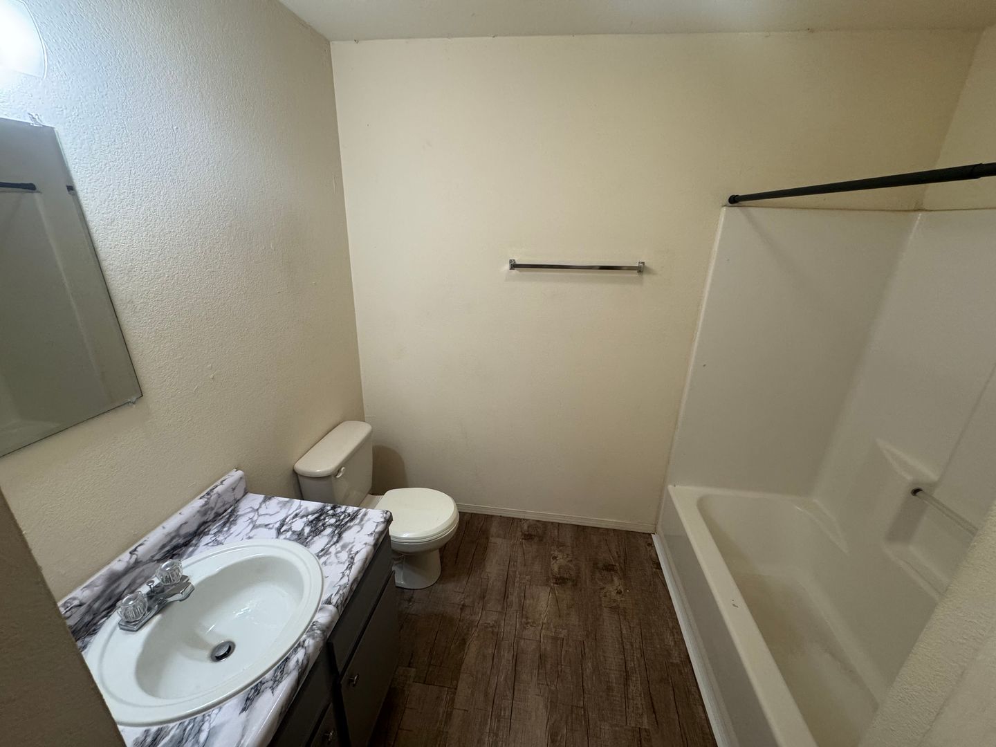 Joplin Apartment: 2640 E 34th St
