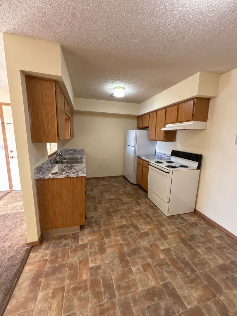 Carthage Apartment: 410 Fir Rd