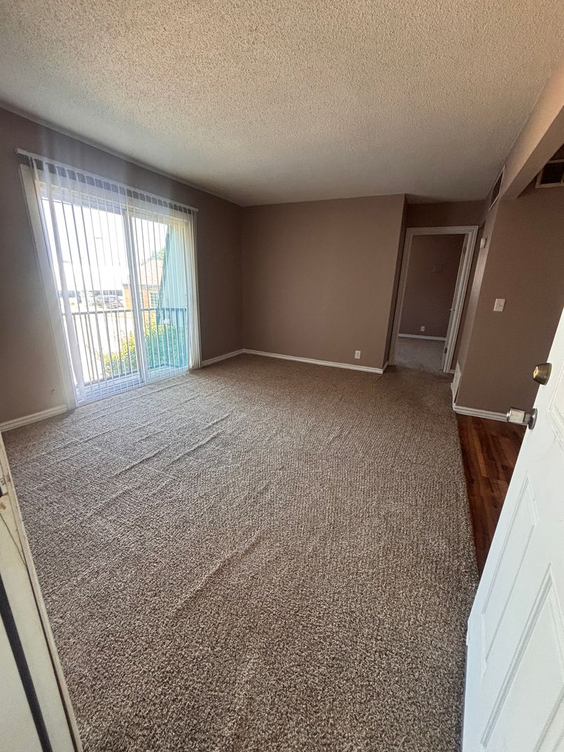 Joplin Apartment: 3216 S Grand Ave