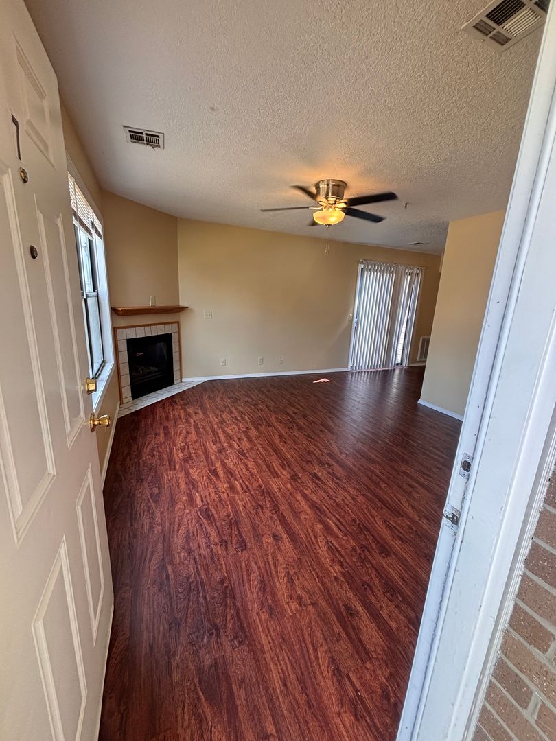Joplin Apartment: 2301 Texas Ave
