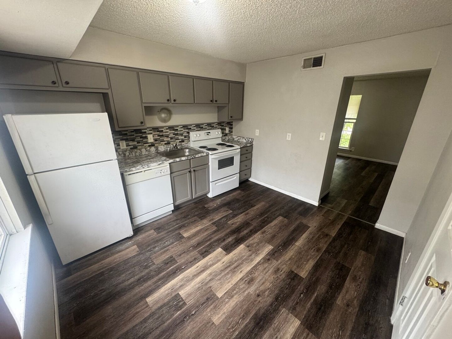 Pittsburg Apartment: 2014 S Elm St