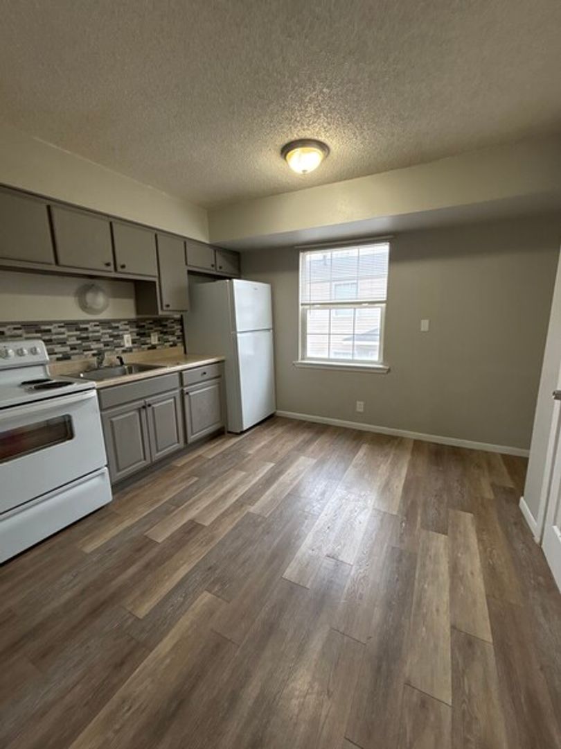 Pittsburg Apartment: 2014 S Elm St