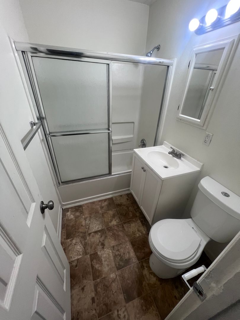 Pittsburg Apartment: 2014 S Elm St