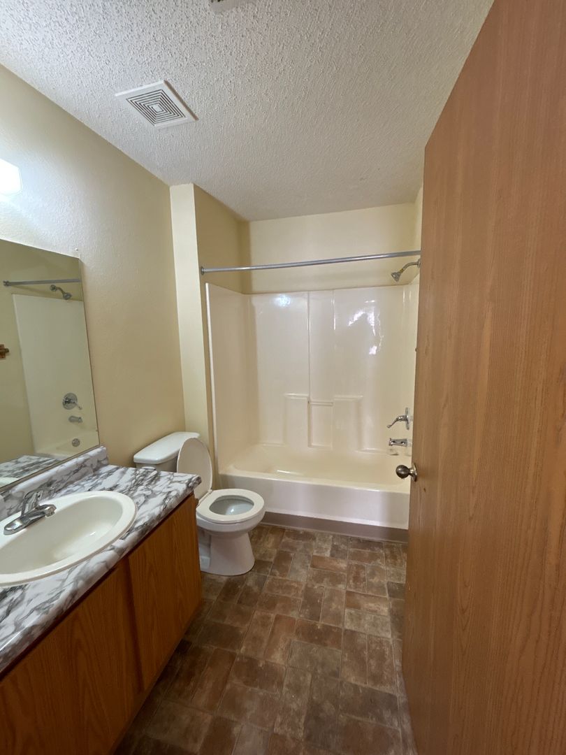 Carthage Apartment: 410 Fir Rd