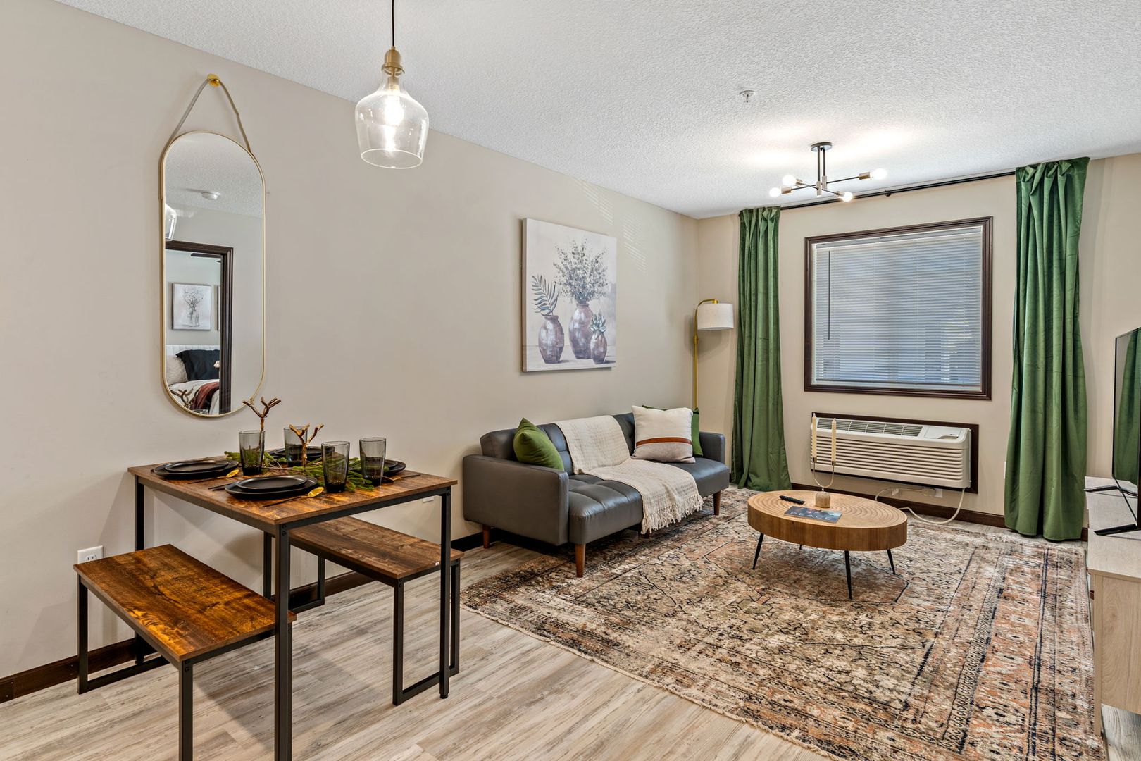 Rosemount Apartment: 2860 145th St W