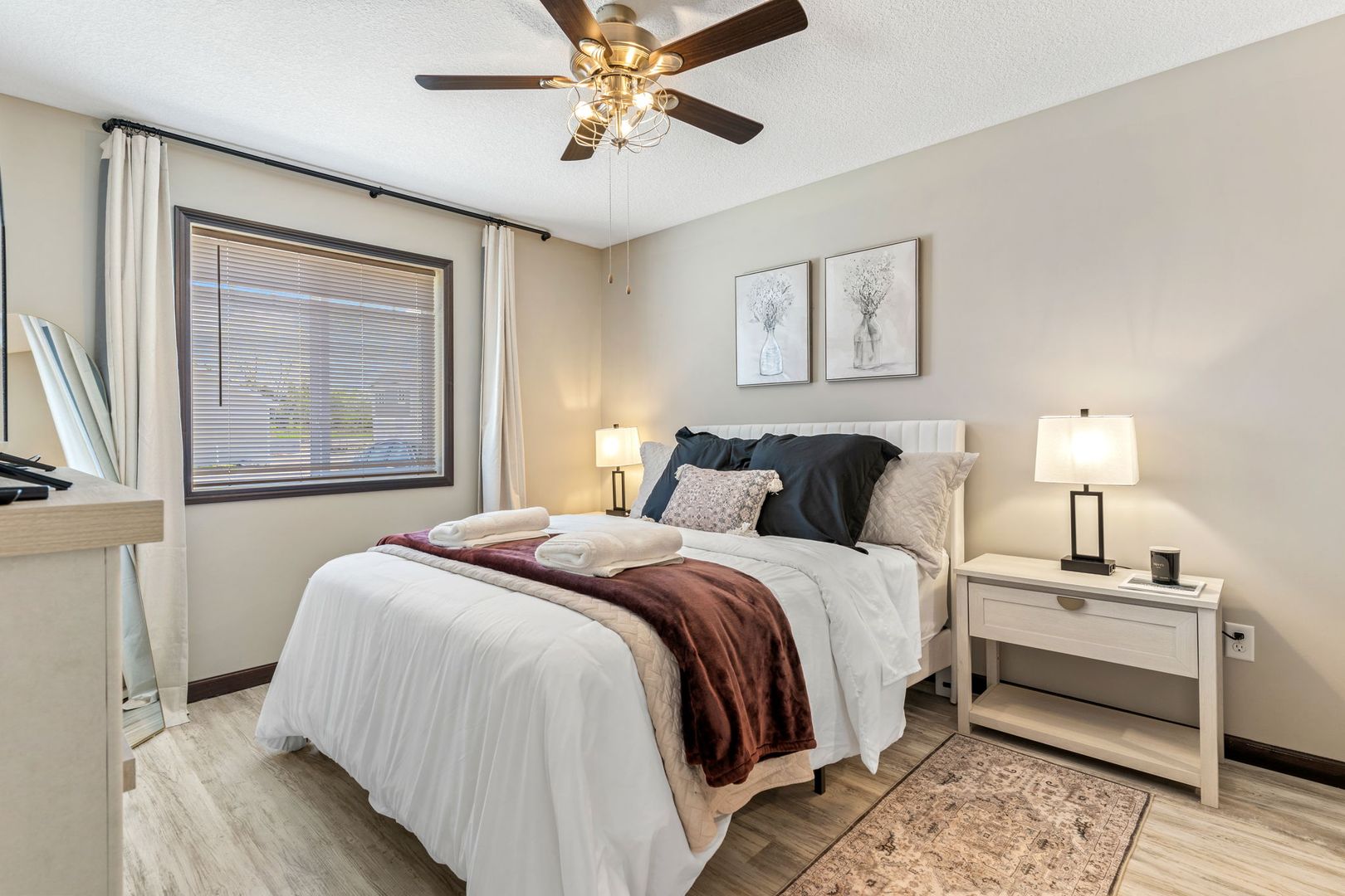 Rosemount Apartment: 2810 145th St W