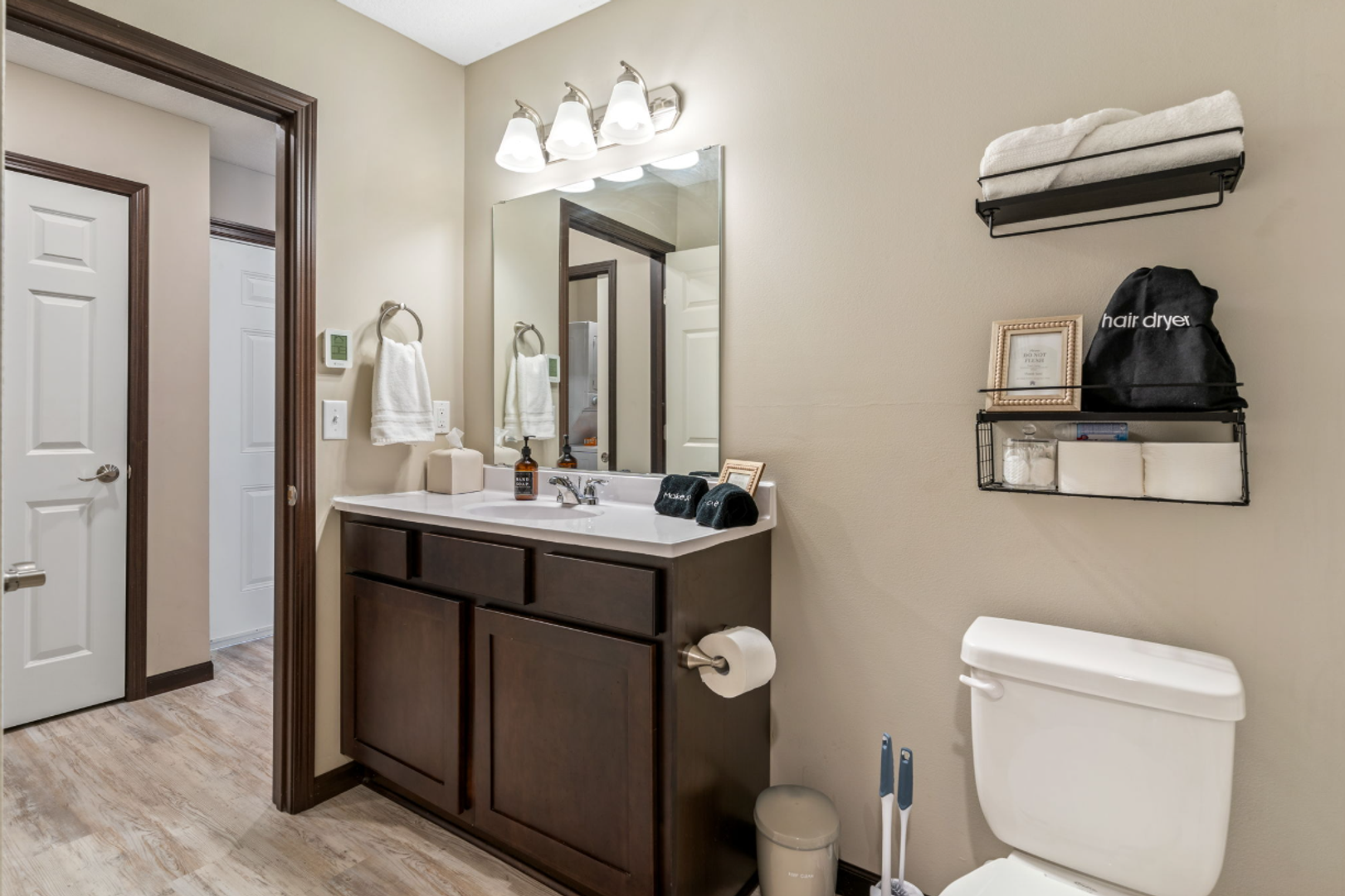 Rosemount Apartment: 2820 145th St W
