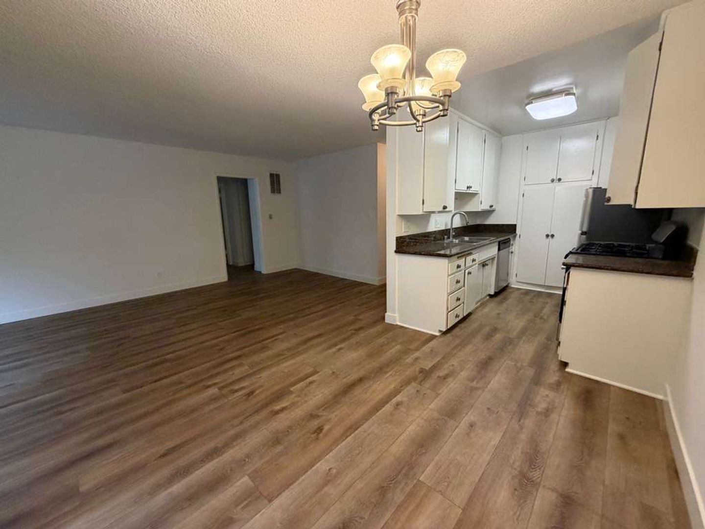 Los Angeles Apartment: 848 S. Holt Street