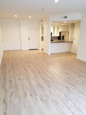 LARGE 2 Bedroom + 2 Full BATH SUITE + POOL + IN UNIT washer and dryer – photo 1