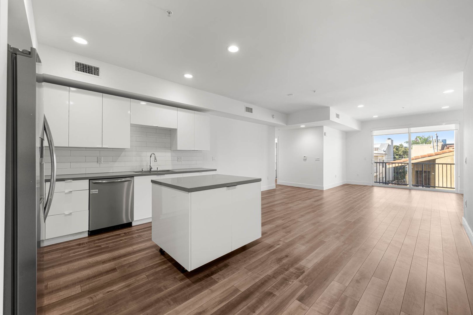 Los Angeles Apartment: 1215 S. Bedford Street