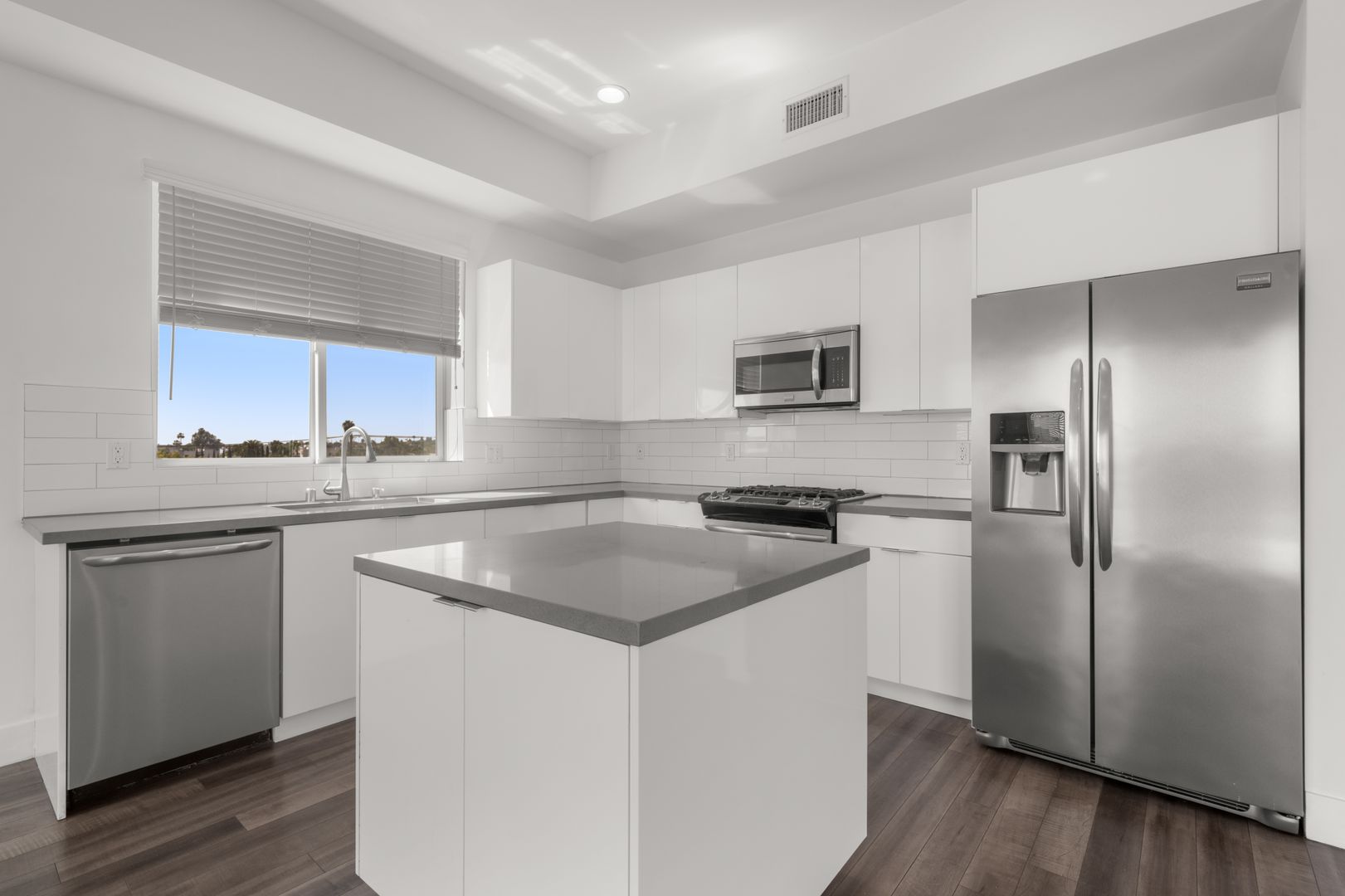 Los Angeles Apartment: 1215 S. Bedford Street