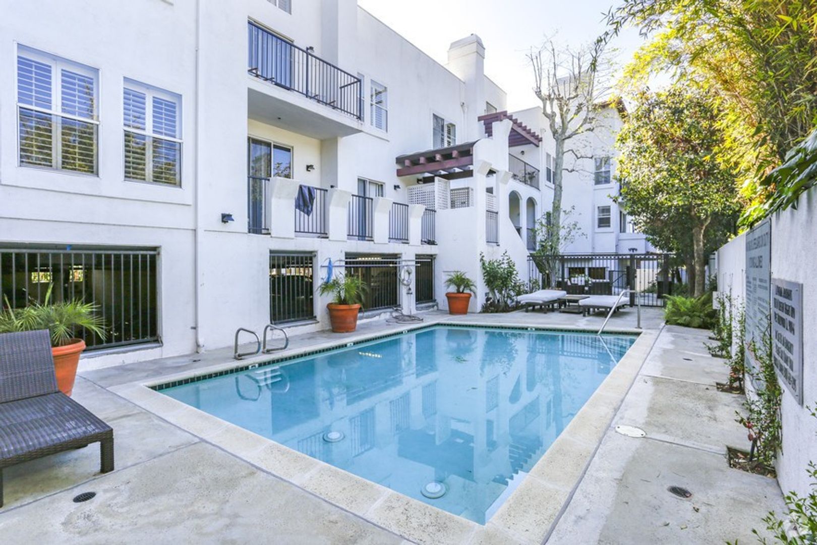 West Hollywood Apartment: 1031 N. Crescent Heights Blvd