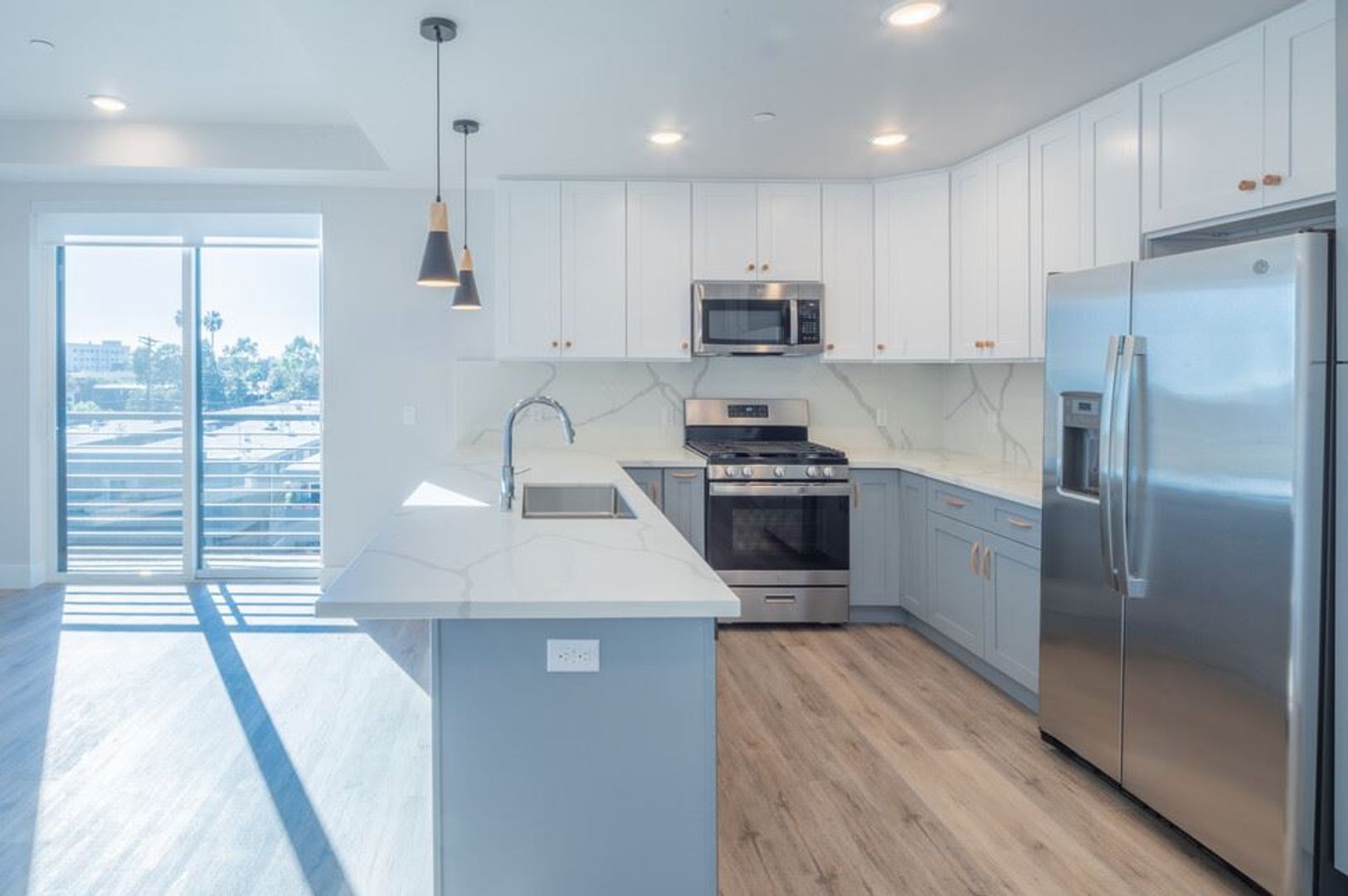 Palms Apartment: 3672 Jasmine Ave