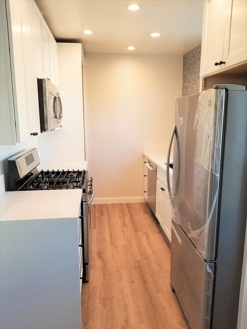 Los Angeles Apartment: 1462 S. Shenandoah