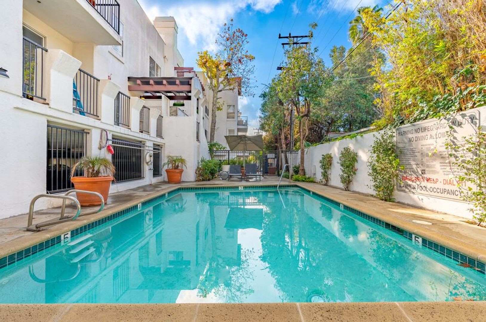 West Hollywood Apartment: 1031 N. Crescent Heights Blvd