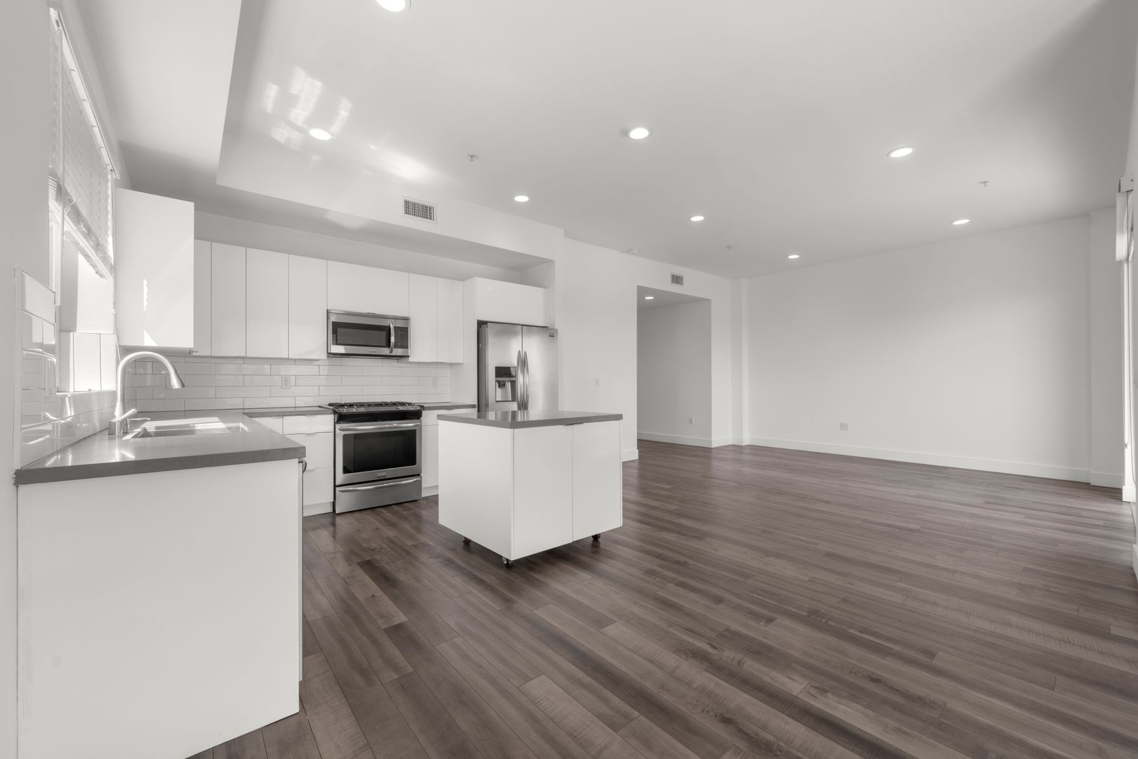 Los Angeles Apartment: 1215 S. Bedford Street