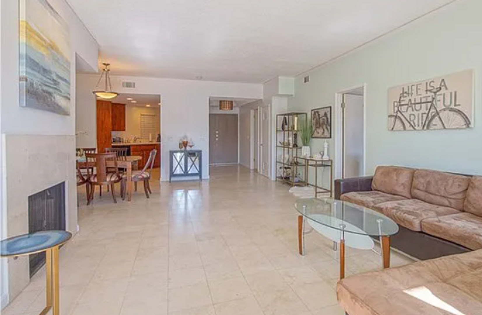 West Hollywood Apartment: 723 Westmount Dr