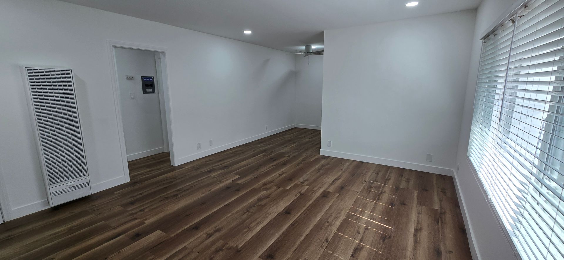 Los Angeles Apartment: 2641 S. La Salle Ave