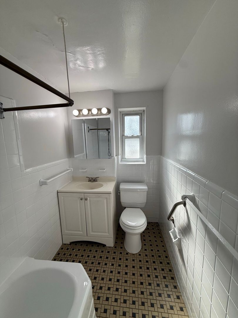 Bethlehem Apartment: 201 Hillmond Street