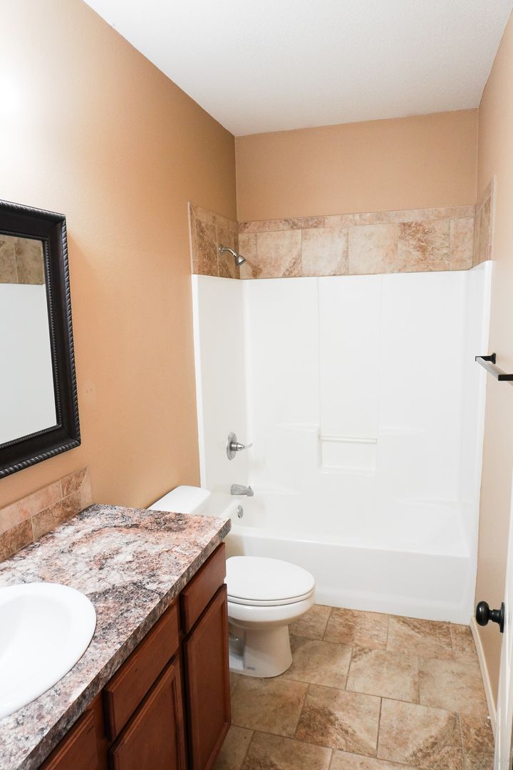 3-Bed Duplex w Garage, Yard, Balcony 5 of 12