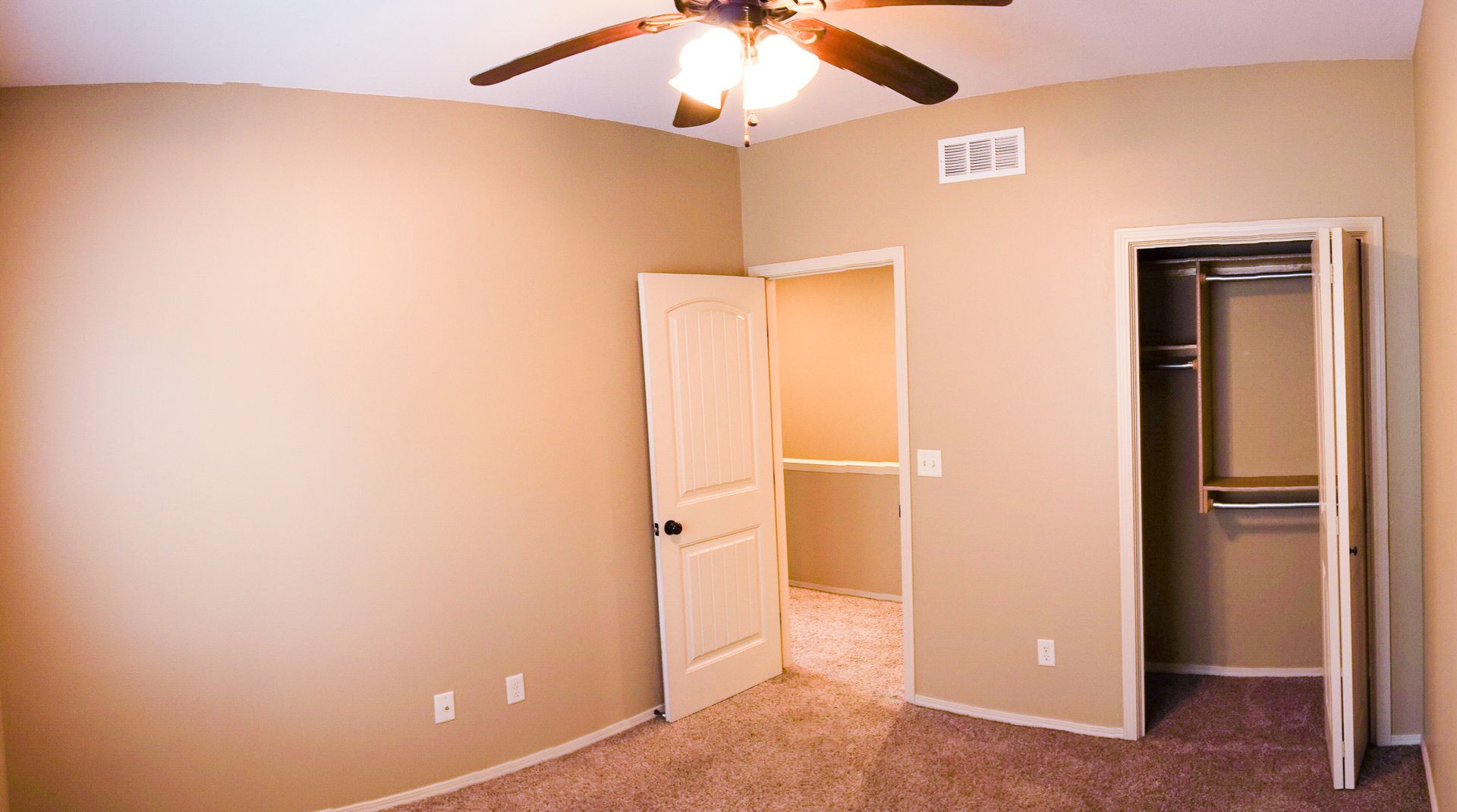 3-Bed Duplex w Garage, Yard, Balcony 4 of 12