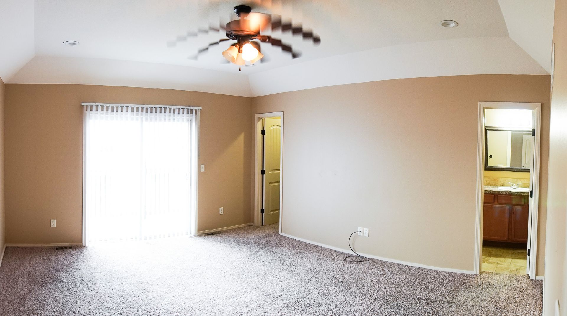 3-Bed Duplex w Garage + Fenced Yard + Balcony + $500 OFF December AND January RENT!