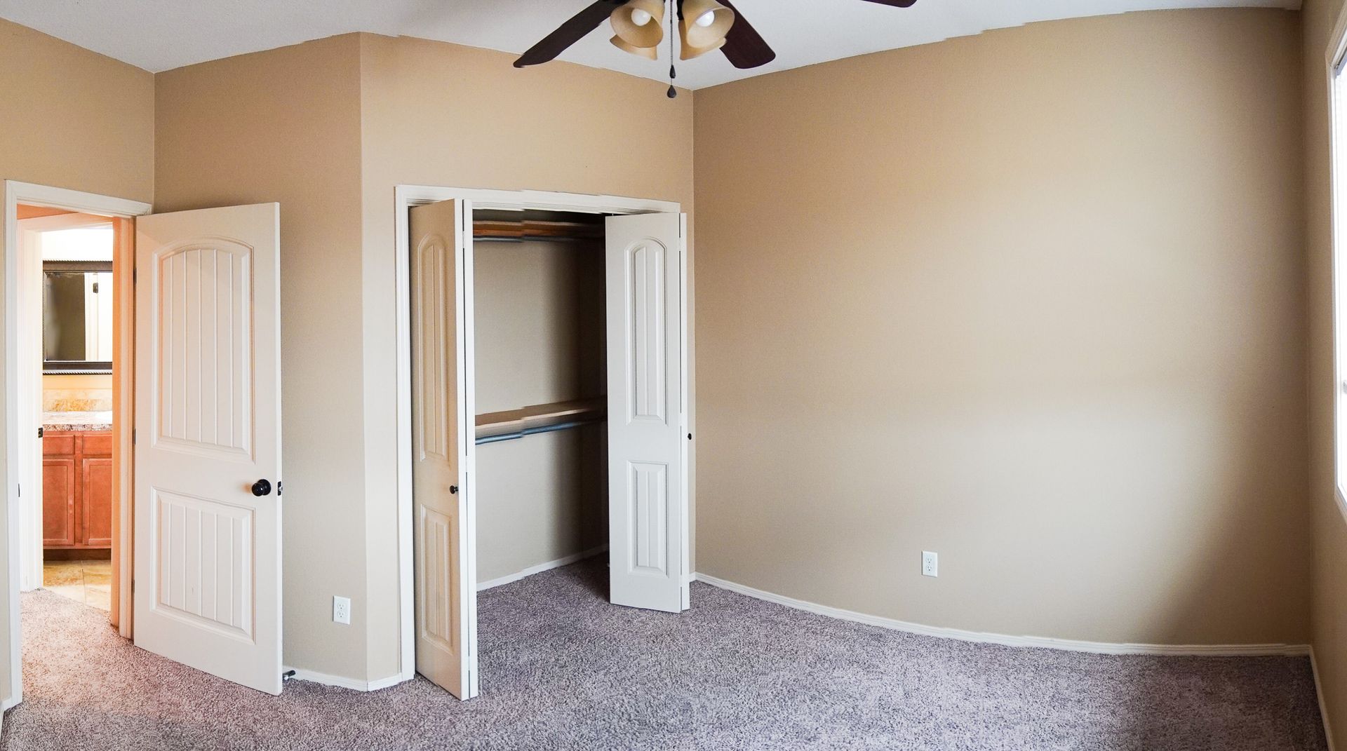 3-Bed Duplex w Garage, Yard, Balcony 6 of 12