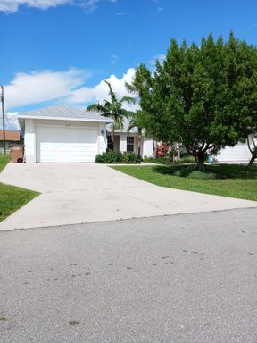 Coming Soon - $500 off Move in Summer Special – photo 1