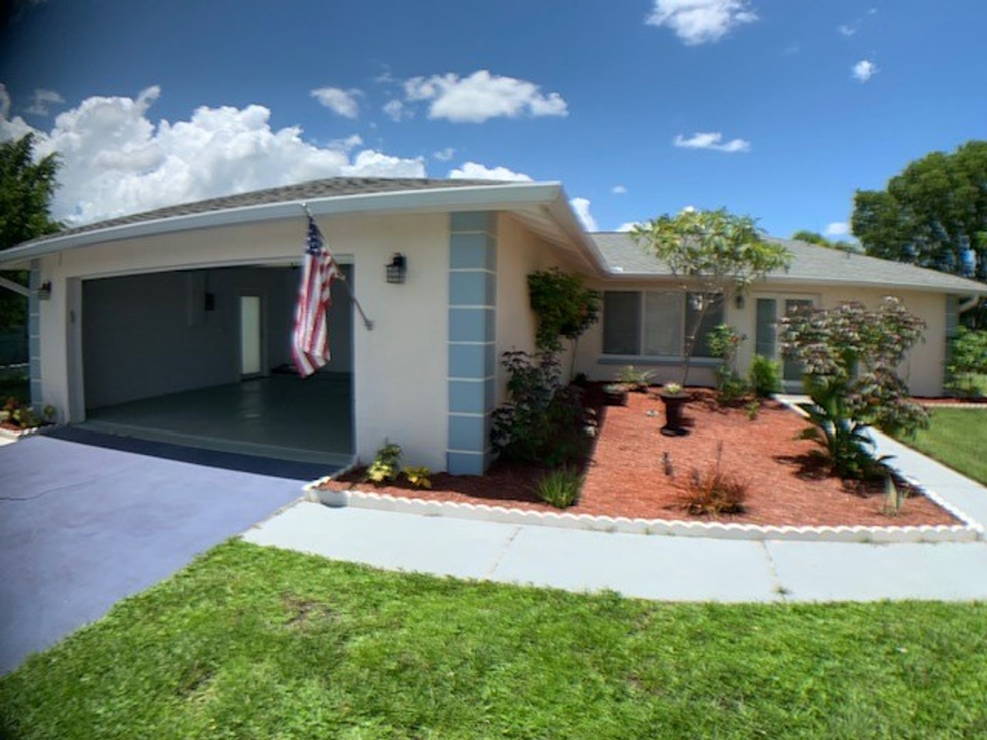 North Ft Myers House: 1342 Torreya Circle