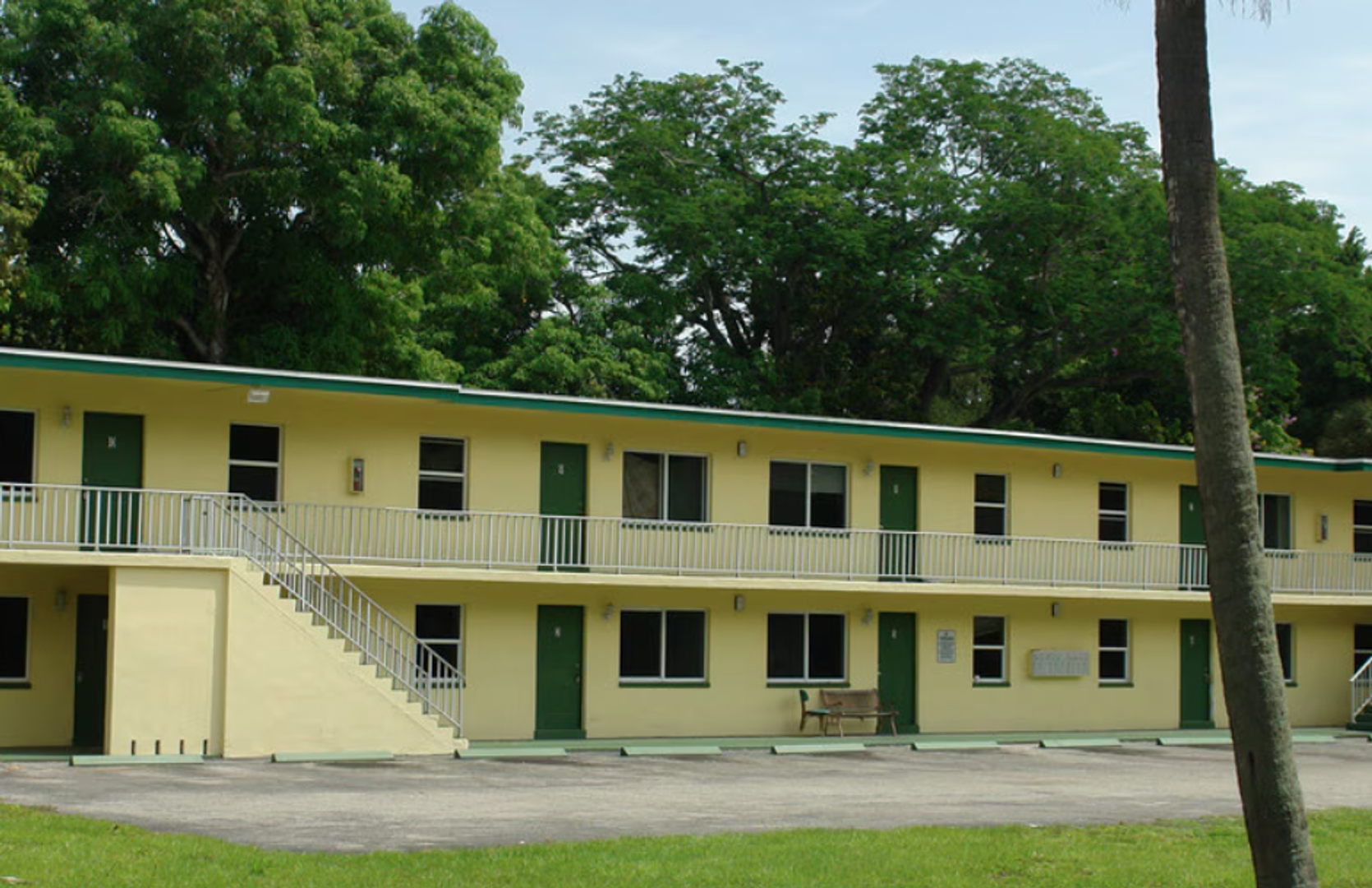 Fort Myers Apartment: 1761 Fowler St